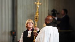 Sarah Mullally confirmée comme archevêque de Canterbury