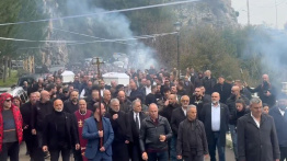 Yahchouch pleure ses morts après la frappe d’Aïn Saadé