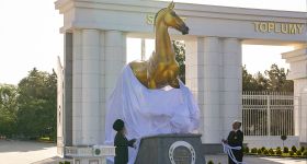 L’akhal-teke, symbole national du Turkménistan