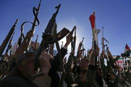 Washington dit avoir frappé 800 cibles au Yémen depuis mi-mars, huit nouveaux morts selon les Houthis