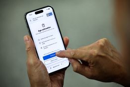 Réseaux sociaux: pas de changement «significatif» après l’interdiction pour les adolescents en Australie