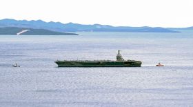 Un des trois porte-avions américains déployés au Moyen-Orient a quitté la région