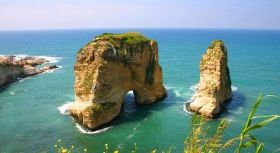 Le projet de projection de portraits de Nasrallah et Safieddine sur le rocher de Raouché vivement critiqué