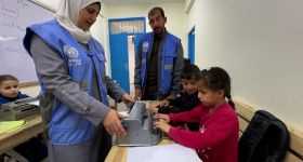 Gaza : privés de la vue, ces enfants retrouvent les mots