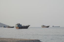 Un pétrolier touché par de multiples projectiles au large du Qatar, des victimes 