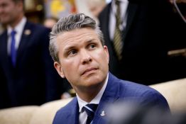 Le chef du Pentagone soutenu par Trump malgré les accusations de fuites