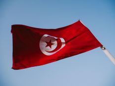 Tunisie: 12 corps repêchés après le naufrage d'un bateau de migrants