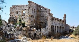 En Syrie, la guerre a laissé ses traces au monastère de Saint Siméon