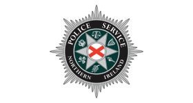 Attaque à la voiture piégée en Irlande du Nord, la police soupçonne des paramilitaires républicains