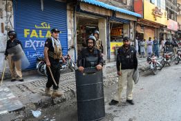 Pakistan: des centaines de partisans d'Imran Khan arrêtés dans une province du nord, selon la police