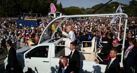 À Lourdes, Léon XIV au plus près des fidèles