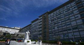 Hôpital Gemelli: le refuge médical des papes