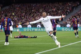Espagne: Mbappé foudroie le Barça et offre le Clasico au Real Madrid