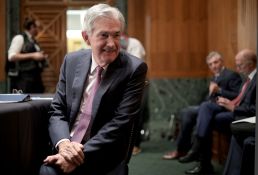 Le président de la Fed promettra "d'empêcher l'inflation de s'enraciner" devant le Sénat