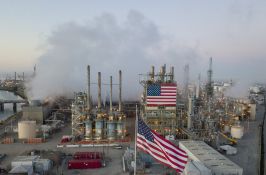 Le pétrole baisse, espoir renouvelé d'un accord entre États-Unis et Iran