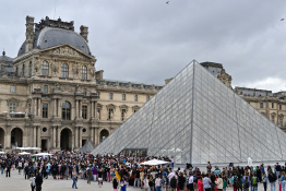 Vers un Louvre du XXIe siècle: concours international d’architecture lancé