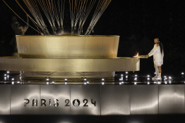Paris: La vasque olympique s’illumine à nouveau pour la Fête de la musique