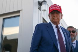 Trump dit qu'il va ordonner la publication de documents sur les ovnis et les extraterrestres