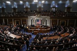 Les députés américains adoptent une stratégie de défense pour 2027