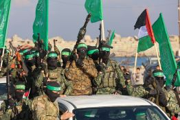 Le Hamas tire des roquettes sur Tel-Aviv, première riposte aux opérations meurtrières d'Israël à Gaza