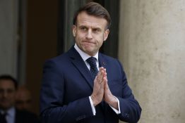 Macron dit avoir appelé Trump et le président iranien Pezeshkian à «reprendre les négociations»