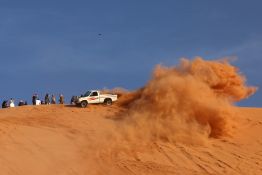 Les drifters saoudiens domptent des dunes vertigineuses