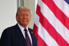 Trump annonce des droits de douane de 25% contre tout pays achetant du pétrole vénézuélien