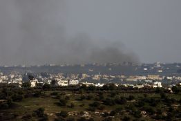 Syrie: frappes israéliennes après des tirs de roquettes, Damas nie être responsable