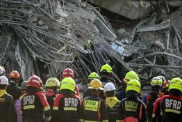 Séisme : plus de 1 600 morts en Birmanie, recherches tous azimuts de survivants