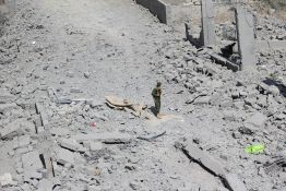 Royaume-Uni et États-Unis mènent une frappe conjointe contre une unité de production de drones des Houthis au Yémen