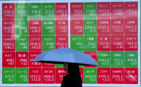 Marchés en Asie: le pétrole suspendu à l'Iran, les Bourses sous pression