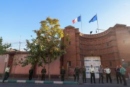 L'Iran ferme un centre culturel affilié à l'ambassade de France à Téhéran