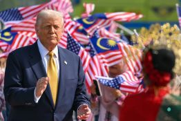 Trump, arrivé au Japon, résolument optimiste sur un accord avec la Chine