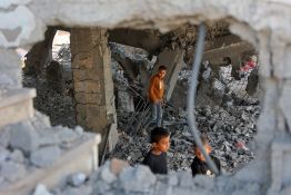 Nouvelles frappes israéliennes sur Gaza, cinq morts selon les autorités locales