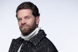 Keen'V révèle sa sensibilité profonde dans un album intime