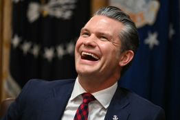 Comme en Iran, «nous tuerons» ceux qui «menacent les Américains» dans le monde, prévient Pete Hegseth