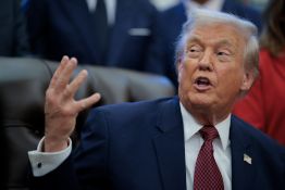 Trump affirme qu'au moins 100 milliards de dollars seront «investis» par les compagnies pétrolières au Venezuela 