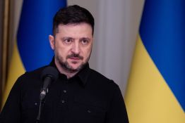 Après quatre ans d'invasion, l'Ukraine ne «perd pas» la guerre, dit Zelensky 