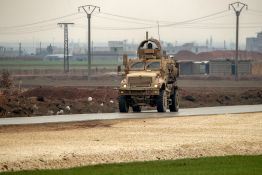 La Syrie rejoint la coalition anti-EI, l’Irak accueille des milliers de détenus 
