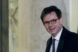 Crise au Louvre: le président du Château de Versailles remplace Laurence des Cars