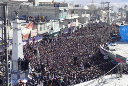 Au Pakistan et en Irak, des manifestants pro-Iran tentent de prendre d'assaut des batiments diplomatiques américains