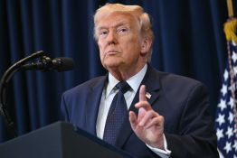 Trump affirme que la guerre contre l'Iran évolue «très rapidement»