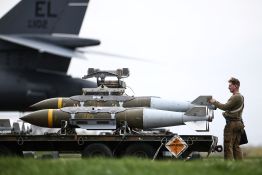 Washington annonce plus de 16 milliards de dollars de vente d'armes à des pays du Golfe
