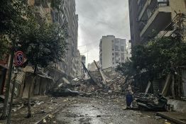 Liban: l'armée israélienne tue un responsable du Hamas, le Hezbollah vise le centre d'Israël