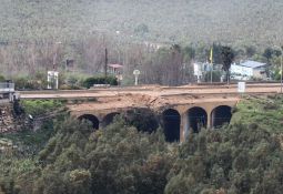 Ponts et routes ciblés : le sud du Liban sous tension