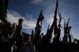 Les Houthis s'engagent dans la guerre au Moyen-Orient en visant Israël