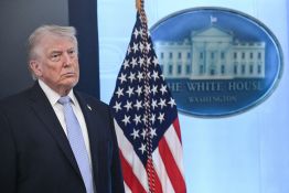 Trump envoie une délégation à Islamabad pour discuter avec l'Iran, qui temporise