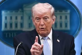 Trump menace l’Iran de détruire tout navire militaire forçant le blocus des ports