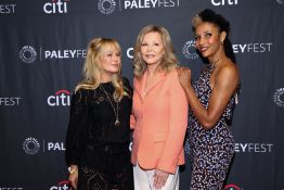 «Drôles de dames»: 50 ans après, les icônes de la série réunies à Hollywood