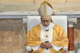 Au Cameroun, le pape appelle les autorités à «un examen de conscience»